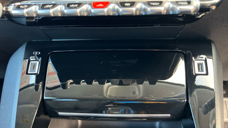 Peugeot 208 100kW Allure Premium 50kWh 5dr Auto Electric Hatchback